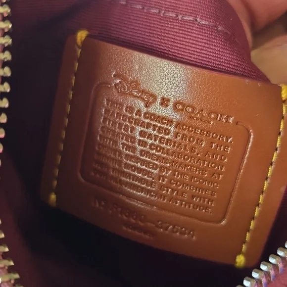 Coach And Disney Crossbody Purse EUC Minnie Mouse Holding a Glitter BOOMBOX!!! - Picture 4 of 17